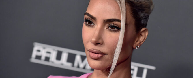 kim_kardashian_salmon_sperm_facial